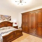 - Lovely 3 Bedroom Unit With Own Private Entrance Semesterbostad