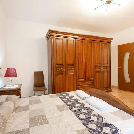 - Lovely 3 Bedroom Unit With Own Private Entrance *