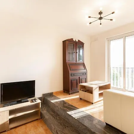 - Lovely 3 Bedroom Unit With Own Private Entrance * Gudja