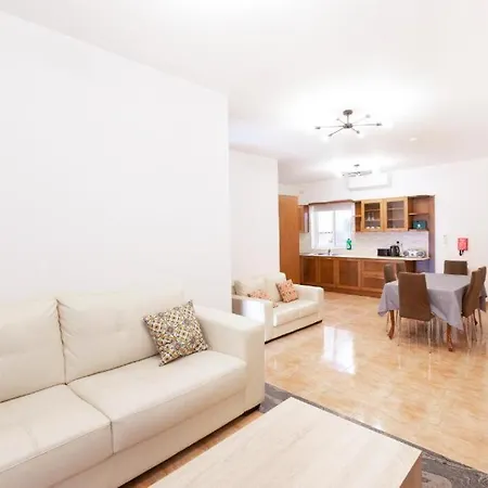 - Lovely 3 Bedroom Unit With Own Private Entrance