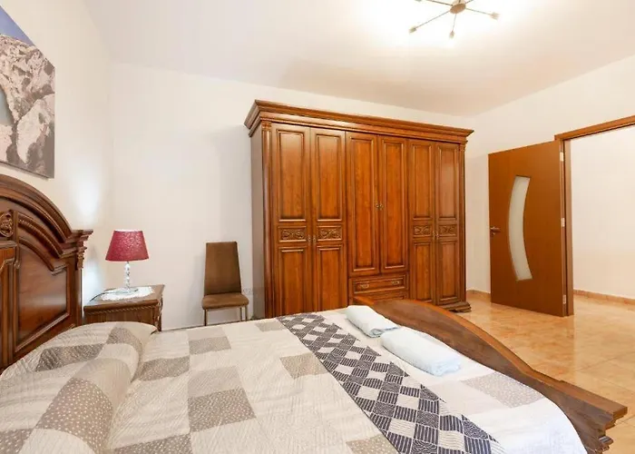 - Lovely 3 Bedroom Unit With Own Private Entrance *