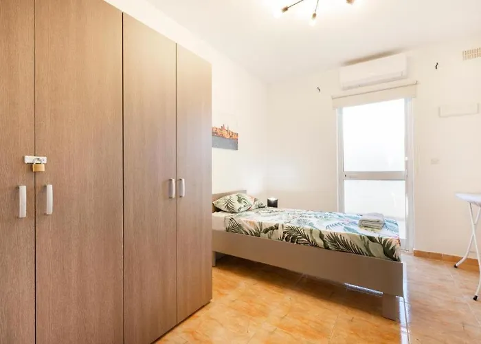 Σπίτι διακοπών - Lovely 3 Bedroom Unit With Own Private Entrance Gudja