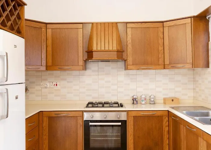 - Lovely 3 Bedroom Unit With Own Private Entrance Σπίτι διακοπών