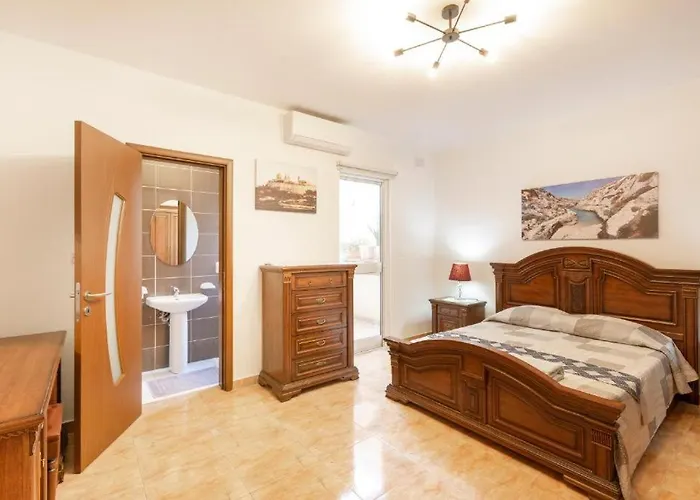 - Lovely 3 Bedroom Unit With Own Private Entrance Σπίτι διακοπών