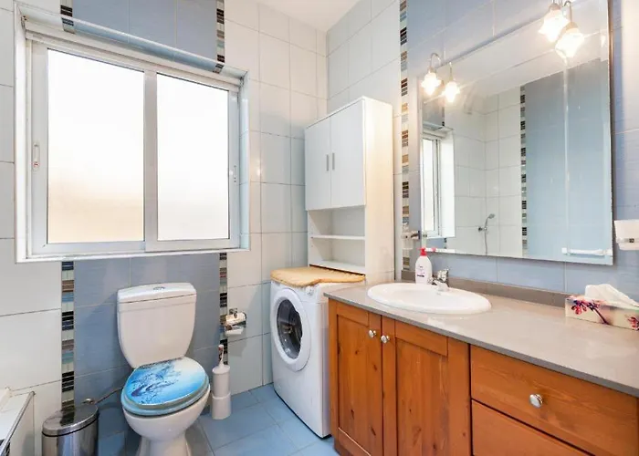 - Lovely 3 Bedroom Unit With Own Private Entrance Gudja